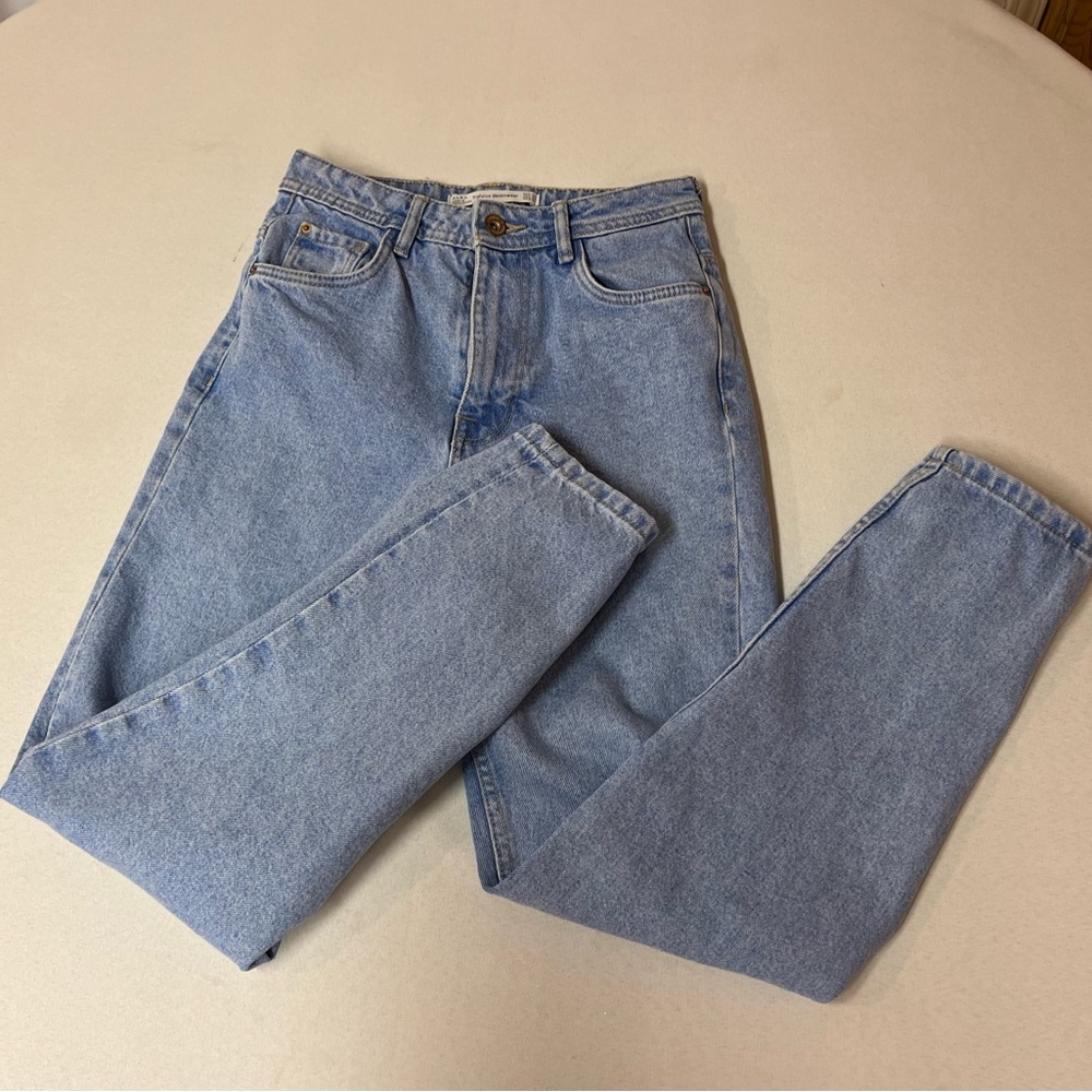 2/$20 - Zara Trafaluc High Rise , Straight Cut- Mom Jeans - 00 or 0 - XS -